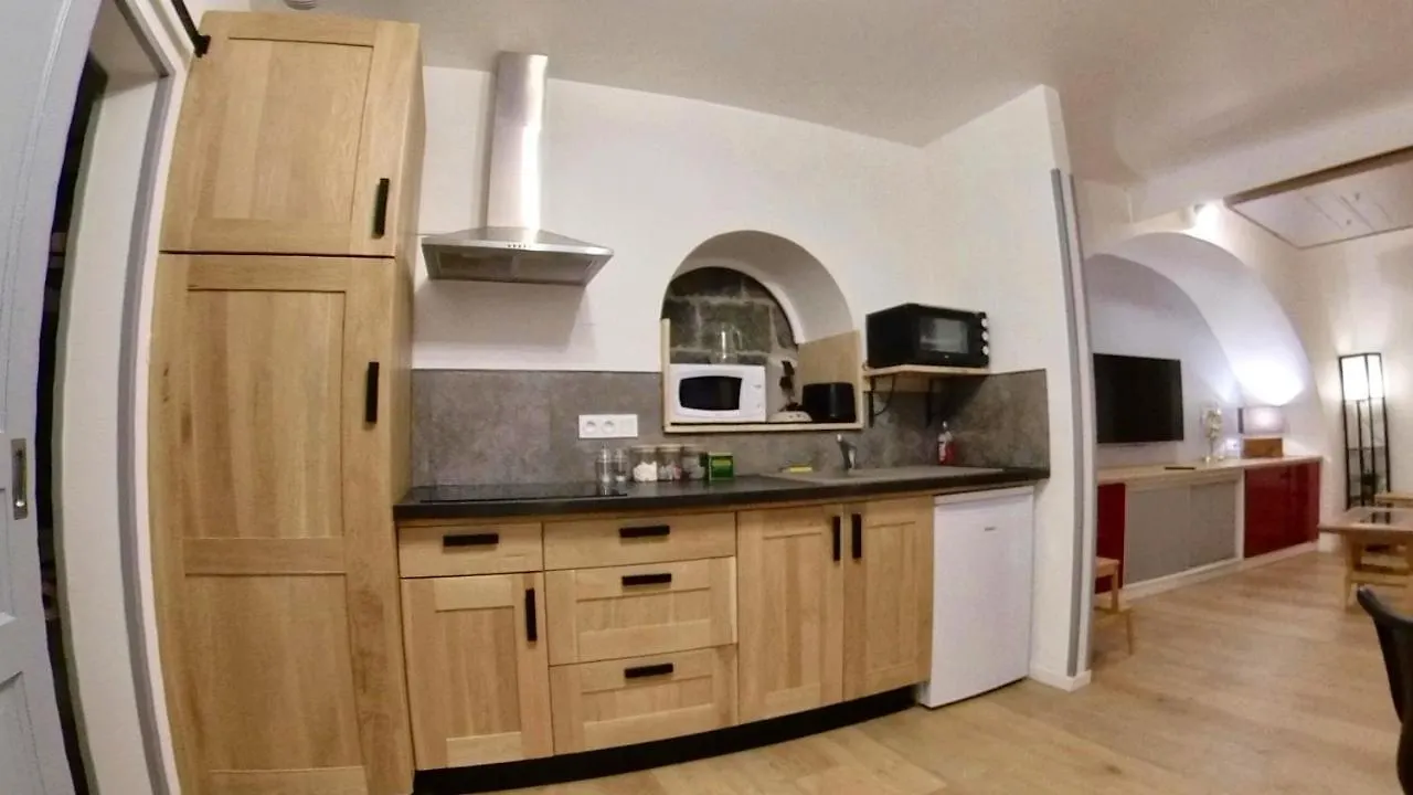 Apartment Studio Entre Terre Et Ciel - Escapade Millavoise Millau France